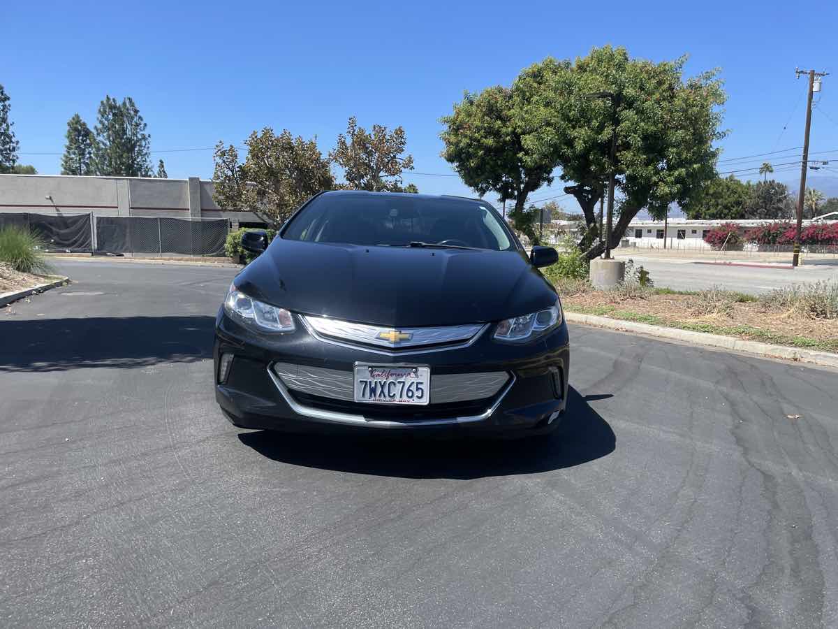 2017 Chevrolet Volt LT - Photo 2