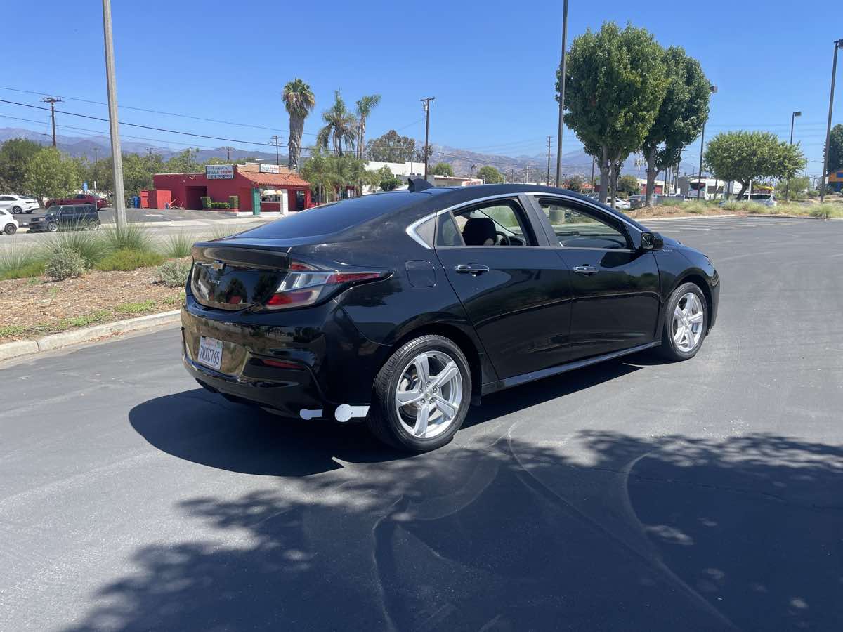2017 Chevrolet Volt LT - Photo 5