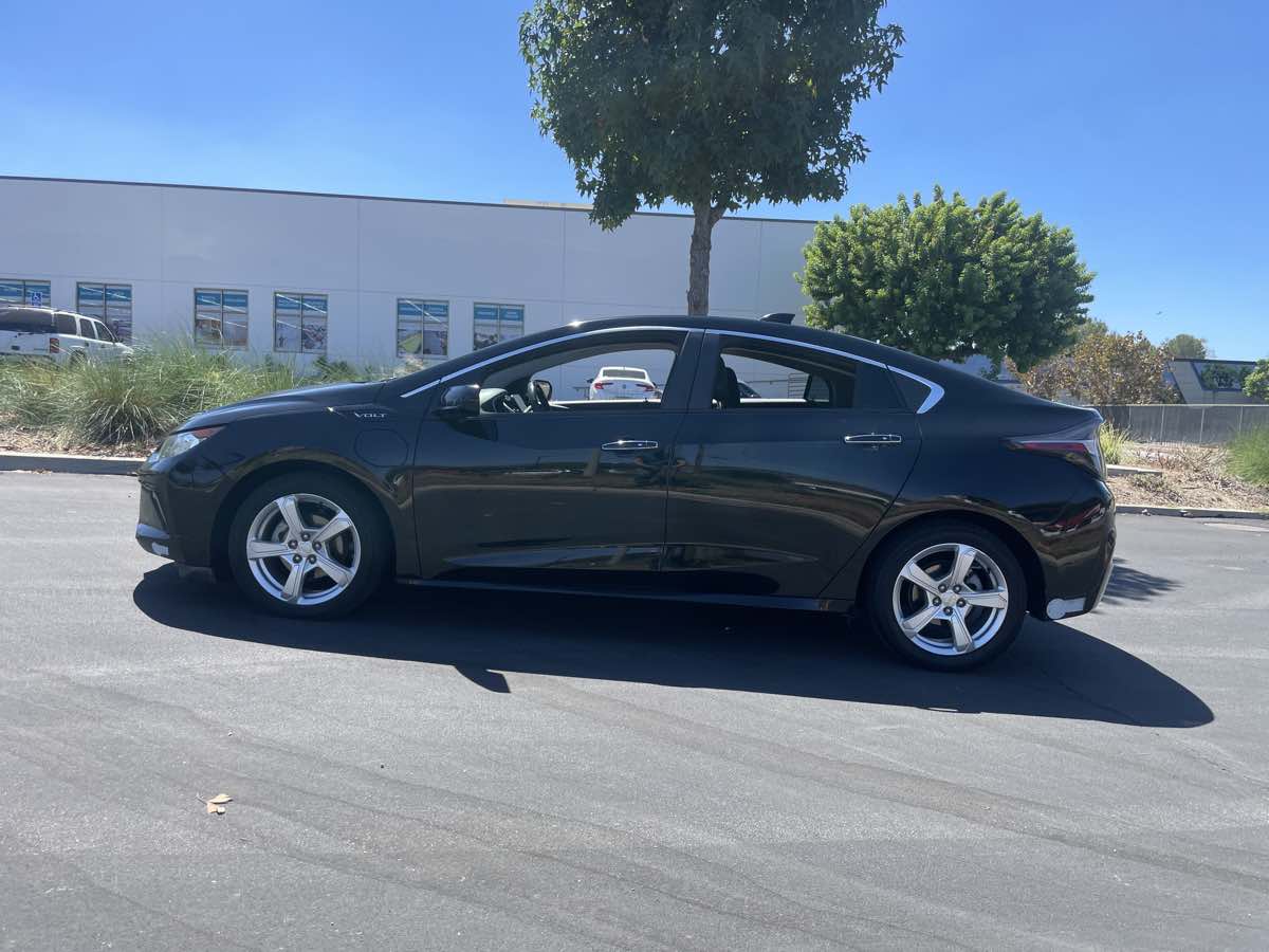 2017 Chevrolet Volt LT - Photo 8