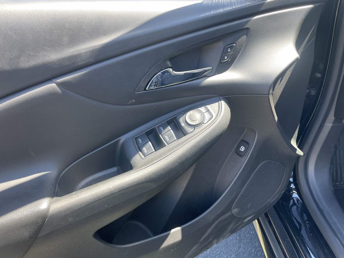 2017 Chevrolet Volt LT - Photo 16
