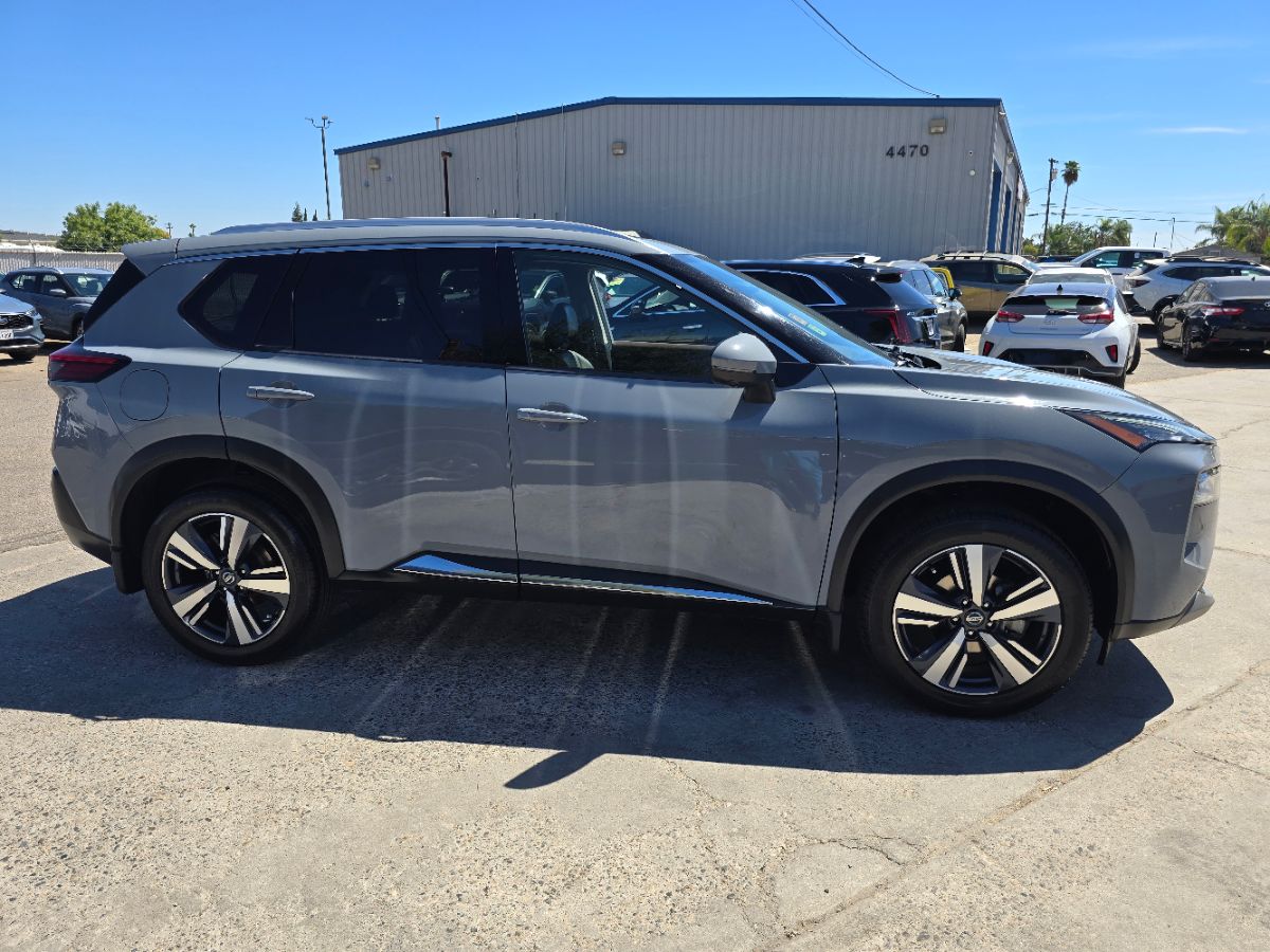 2021 Nissan Rogue SL photo 2