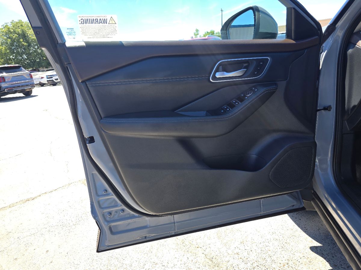 2021 Nissan Rogue SL photo 19
