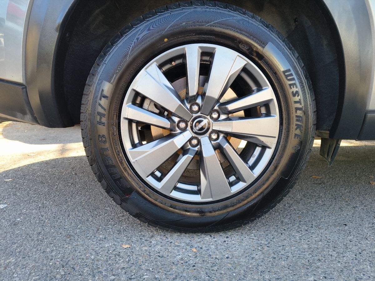 Nissan Pathfinder photo 7