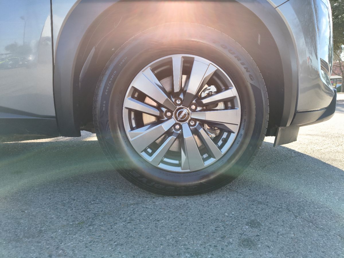 Nissan Pathfinder photo 8