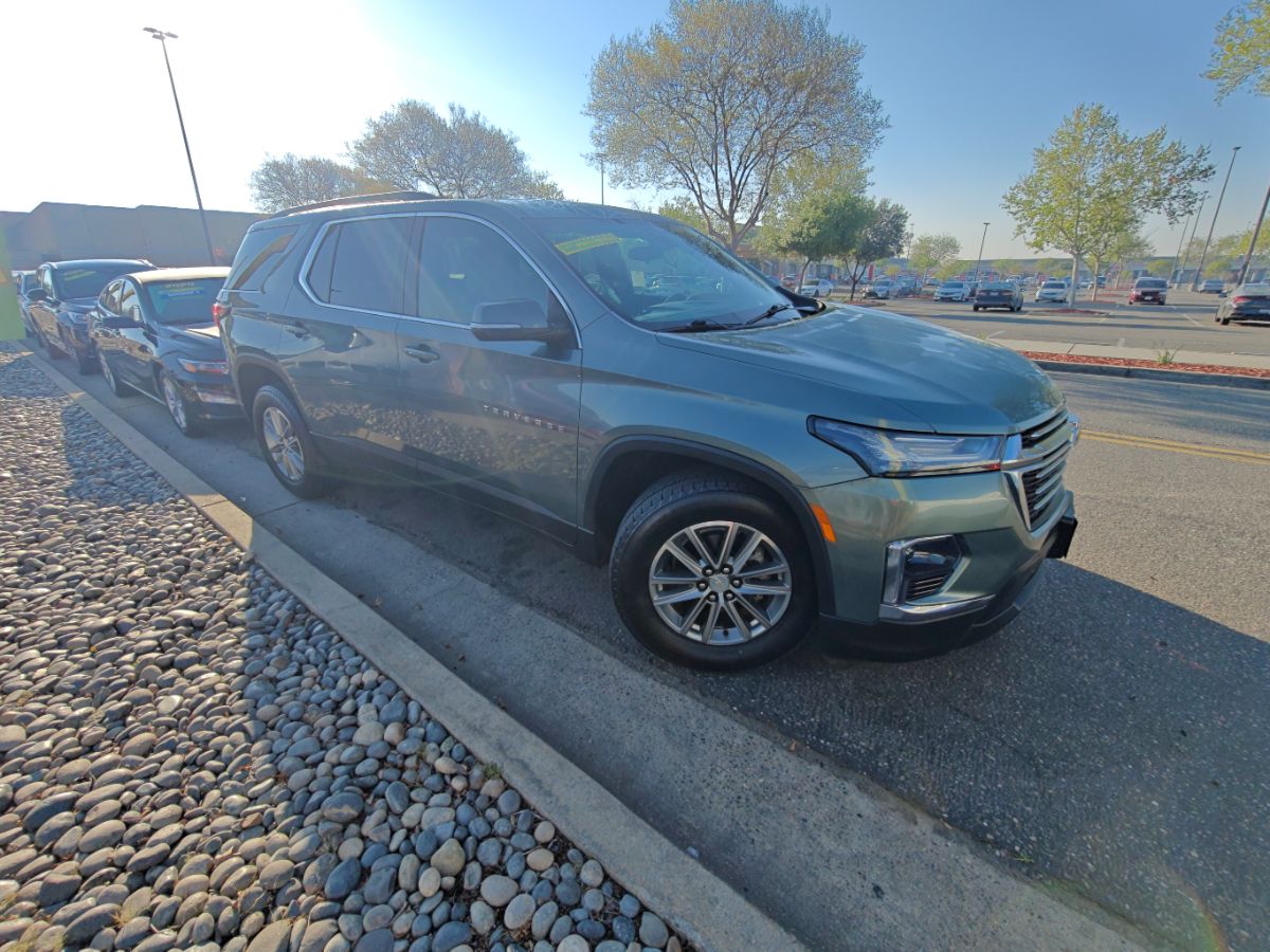 Chevrolet Traverse photo 2