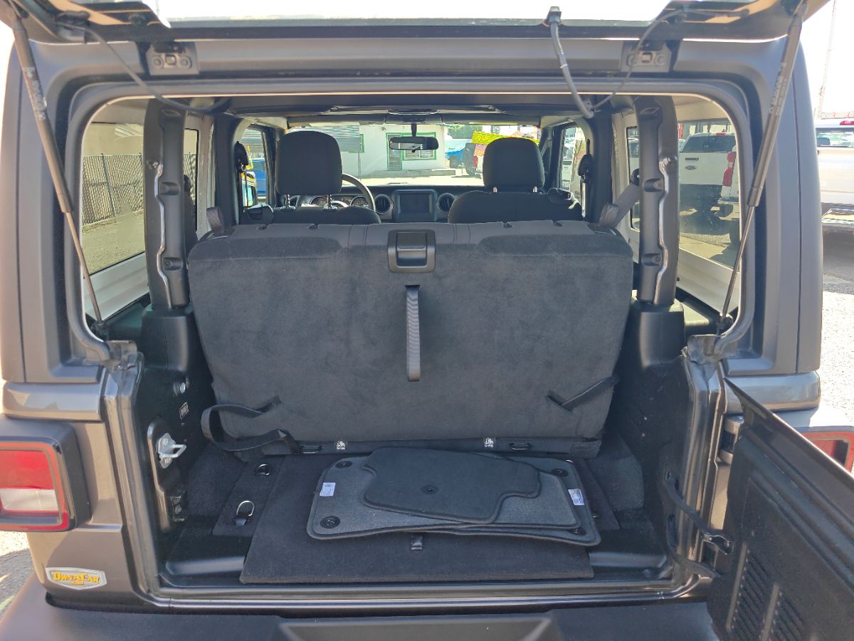 Jeep Wrangler photo 15