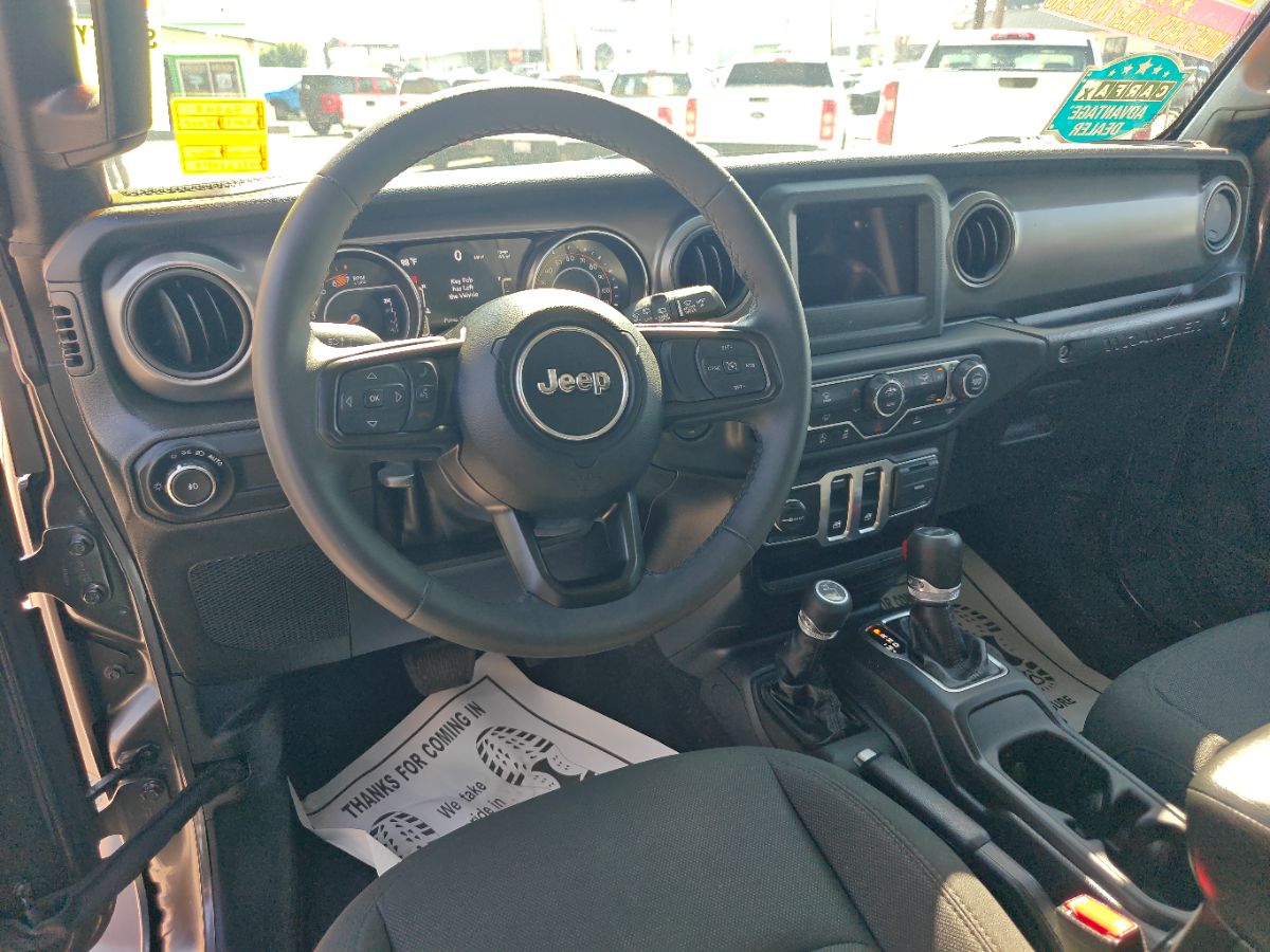 Jeep Wrangler photo 19