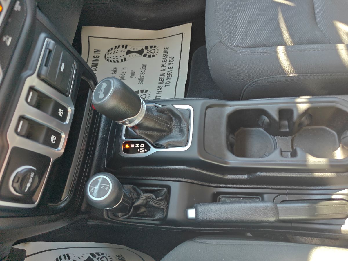 Jeep Wrangler photo 31