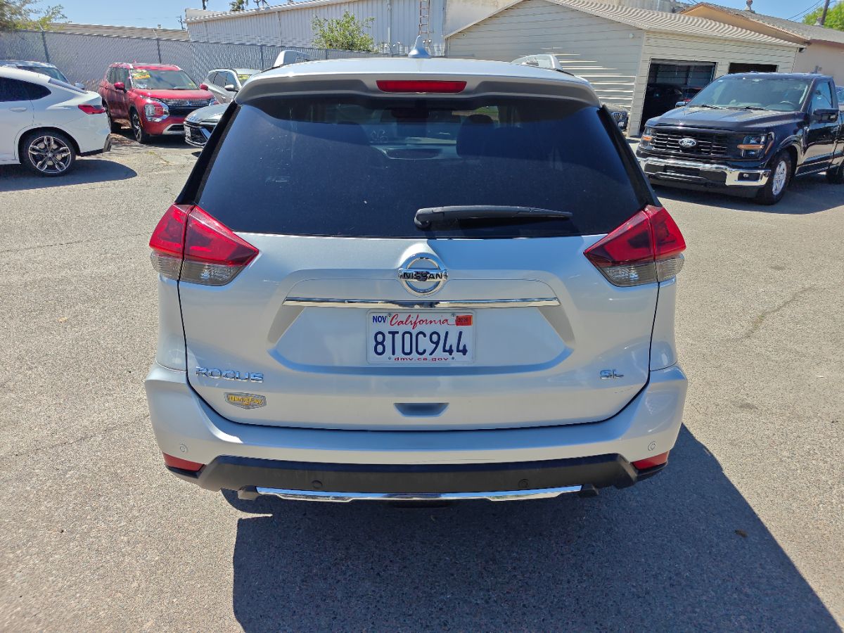Nissan Rogue photo 11