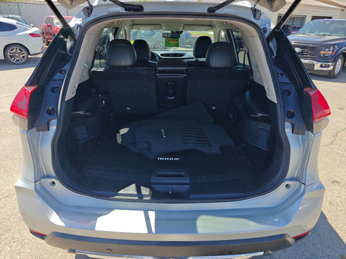 Nissan Rogue photo 14