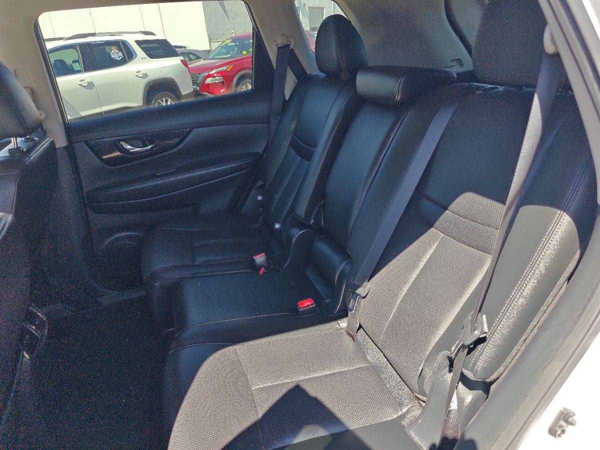 Nissan Rogue photo 18