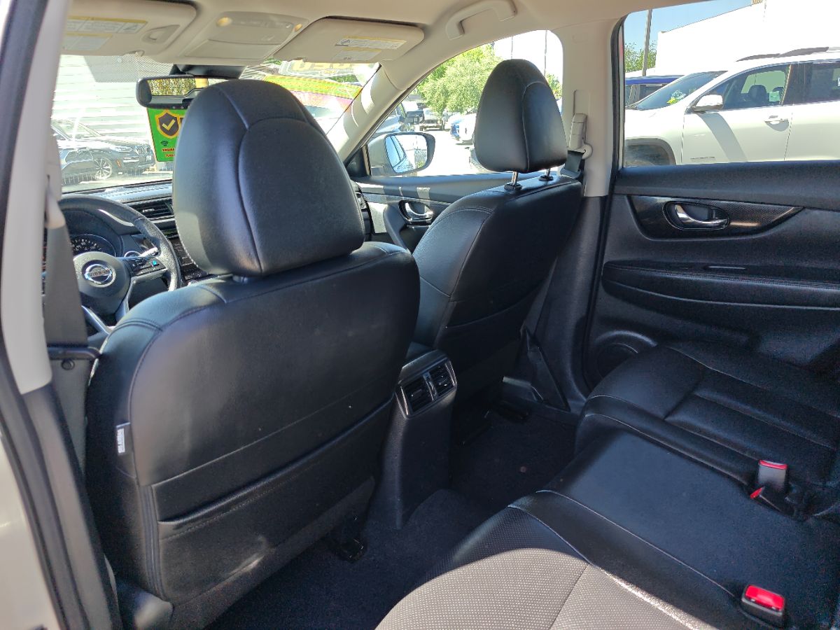 Nissan Rogue photo 19