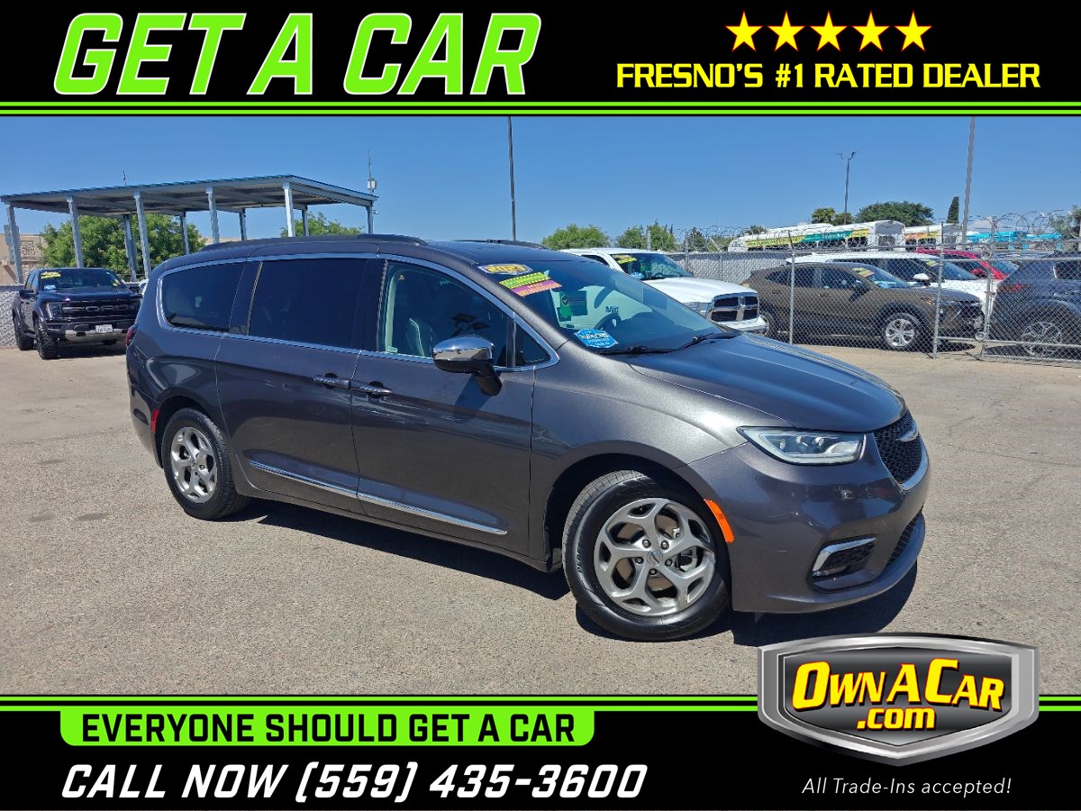 2023 Chrysler Pacifica Limited's photo