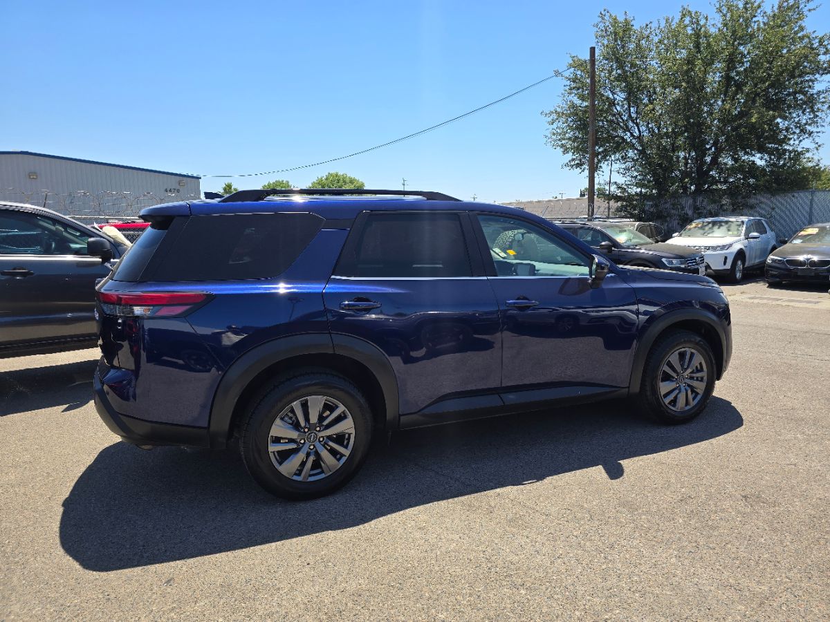 Nissan Pathfinder photo 6