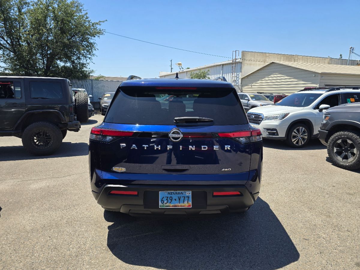 Nissan Pathfinder photo 8