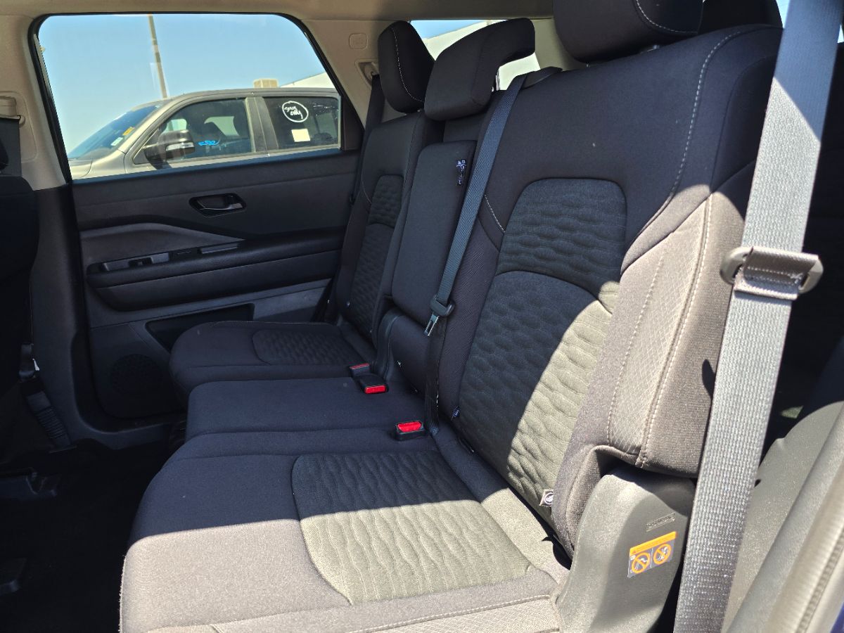 Nissan Pathfinder photo 10