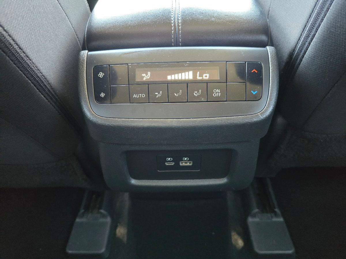 Nissan Pathfinder photo 17