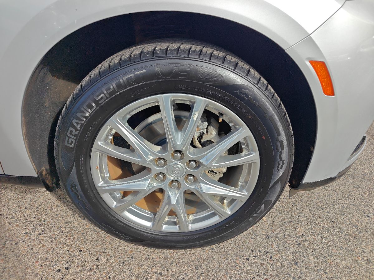 Buick Enclave photo 8