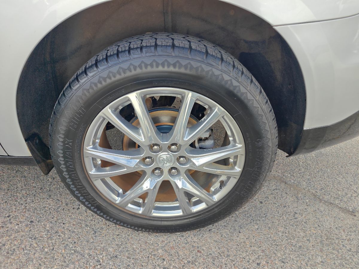 Buick Enclave photo 17