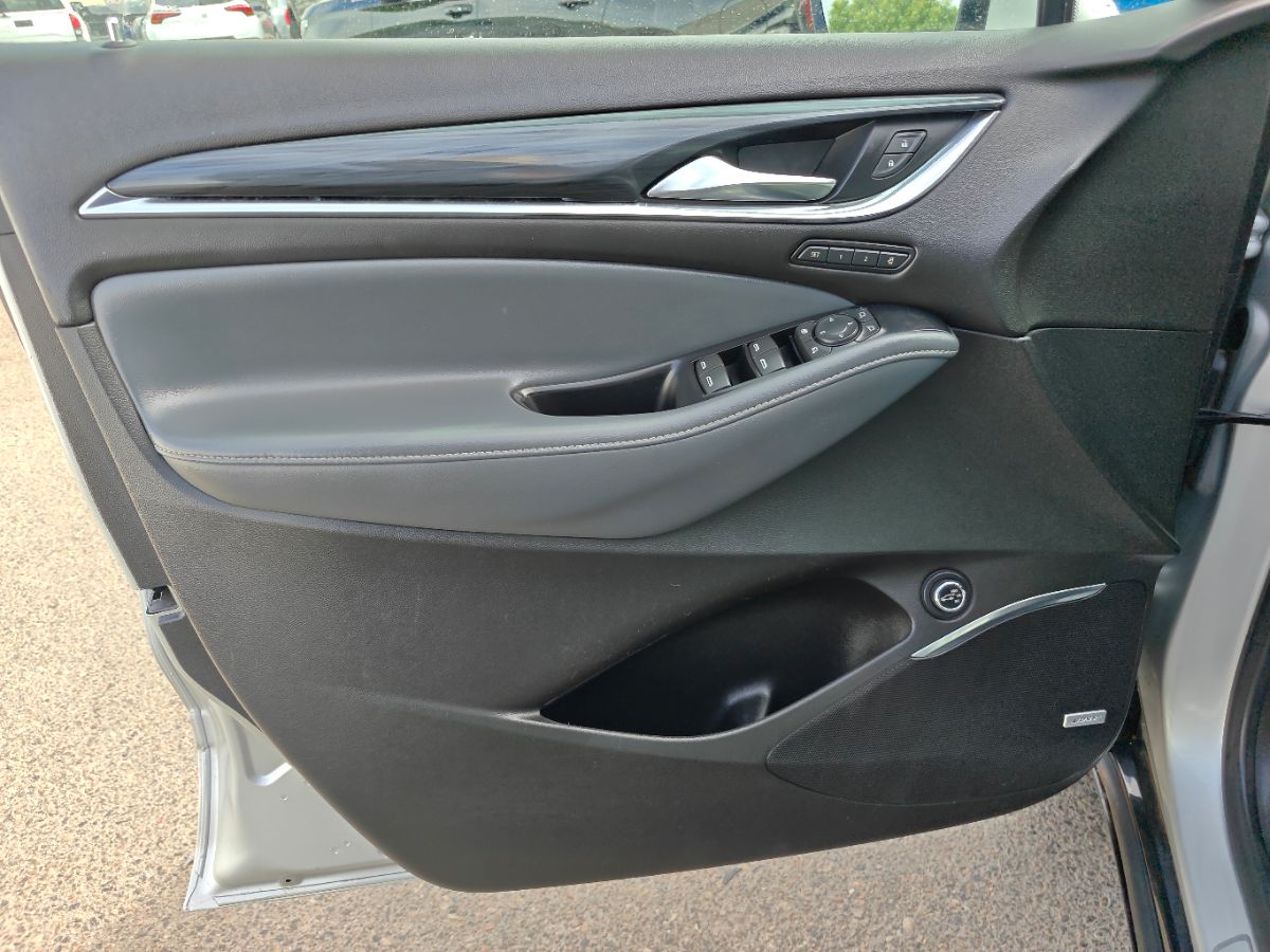 Buick Enclave photo 24