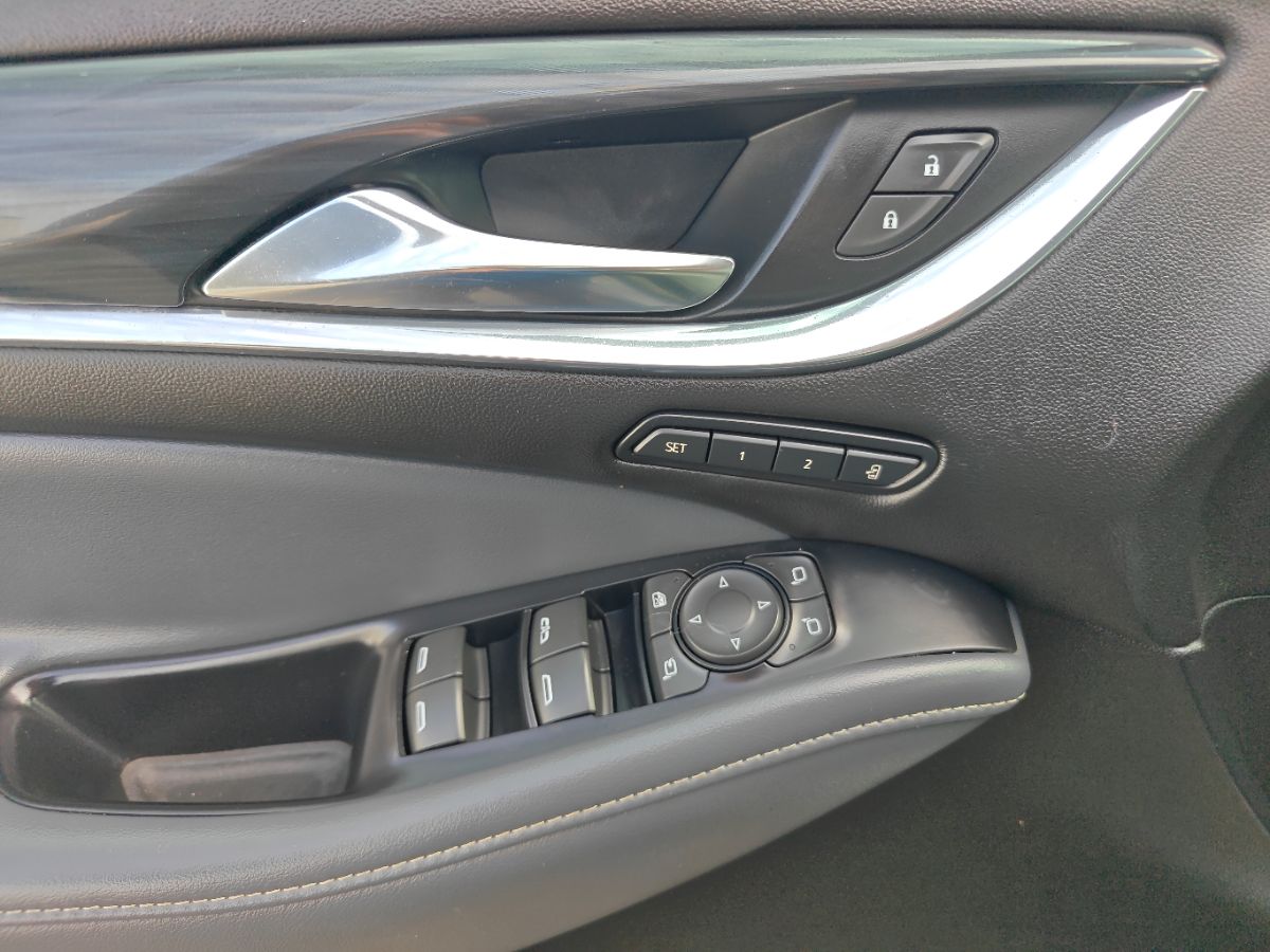 Buick Enclave photo 25