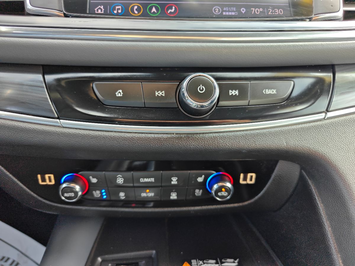 Buick Enclave photo 35