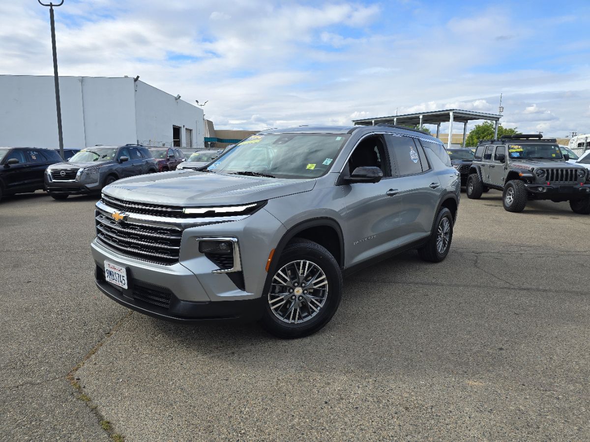 Chevrolet Traverse photo 3