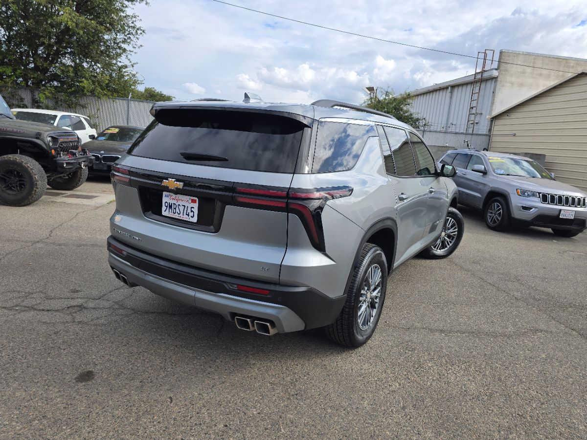 Chevrolet Traverse photo 4