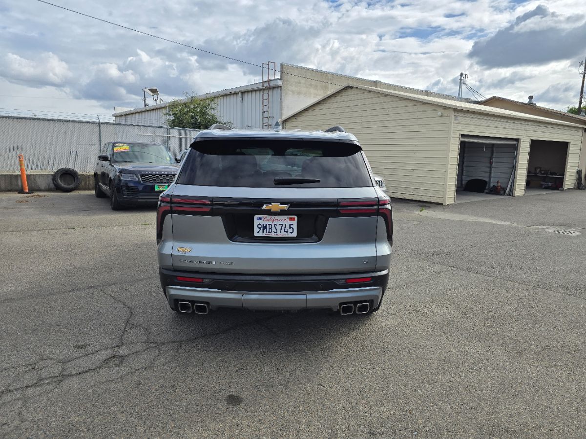 Chevrolet Traverse photo 8