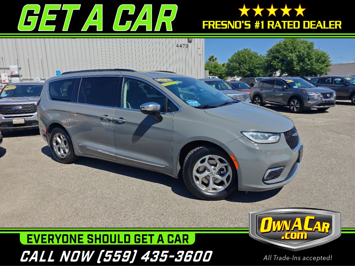 2023 Chrysler Pacifica Limited's photo