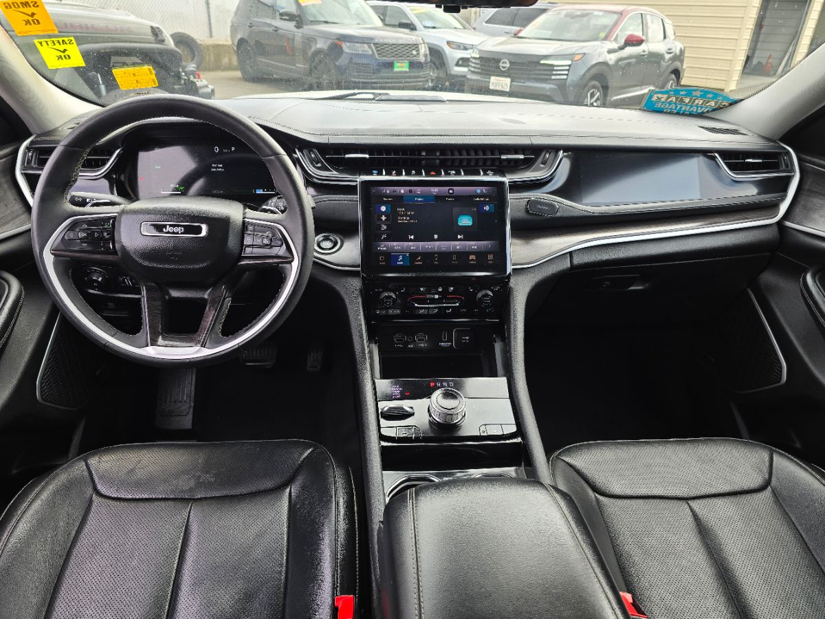 Jeep Grand Cherokee photo 11
