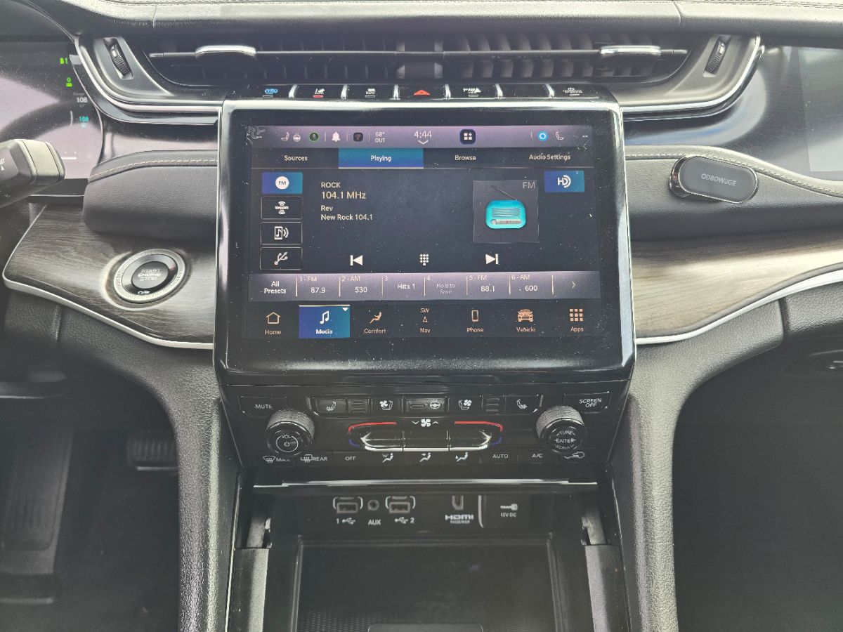 Jeep Grand Cherokee photo 13