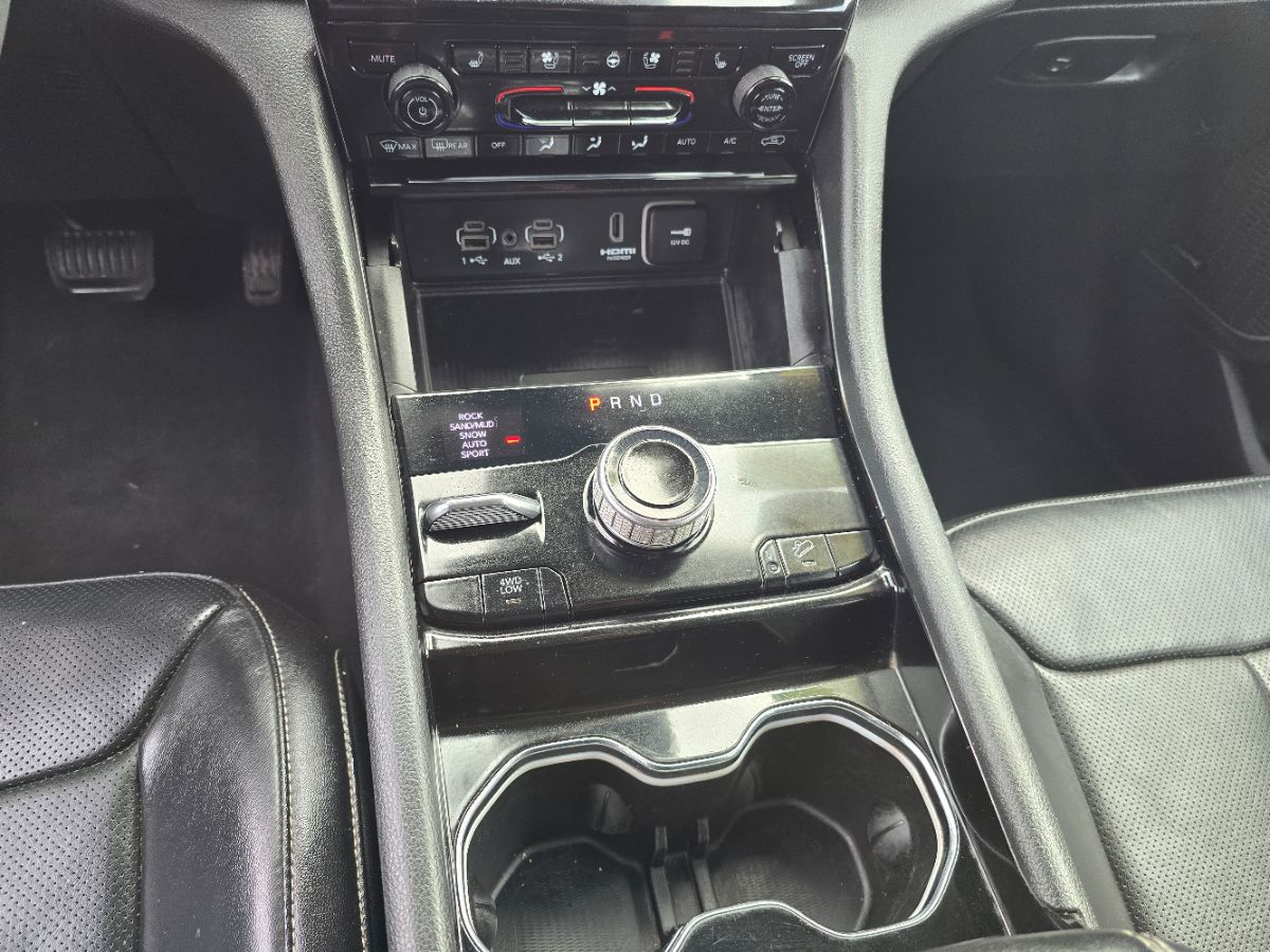 Jeep Grand Cherokee photo 17