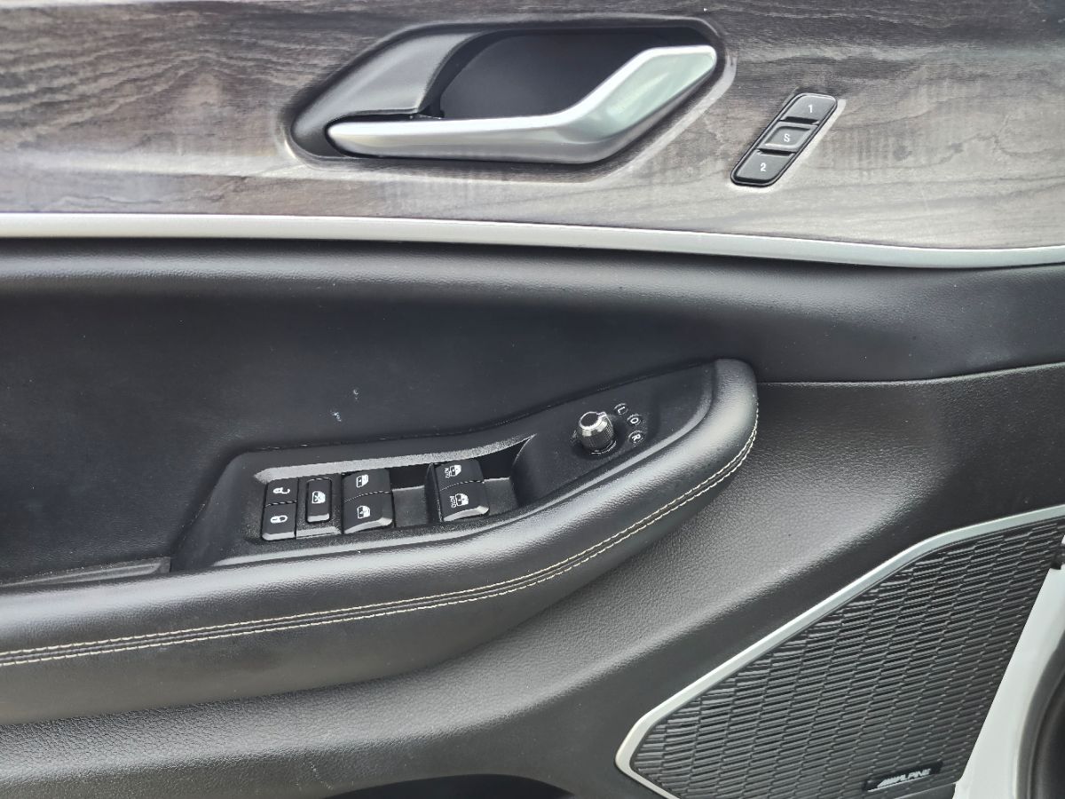 Jeep Grand Cherokee photo 23