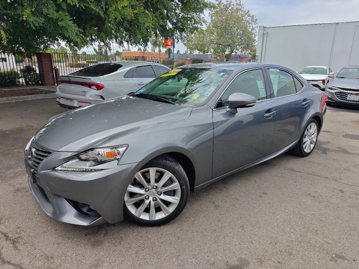 Lexus IS photo 5