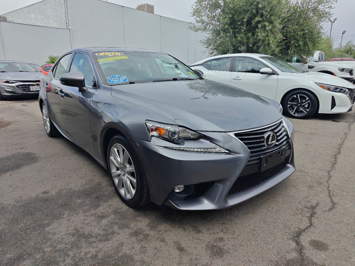 Lexus IS photo 7