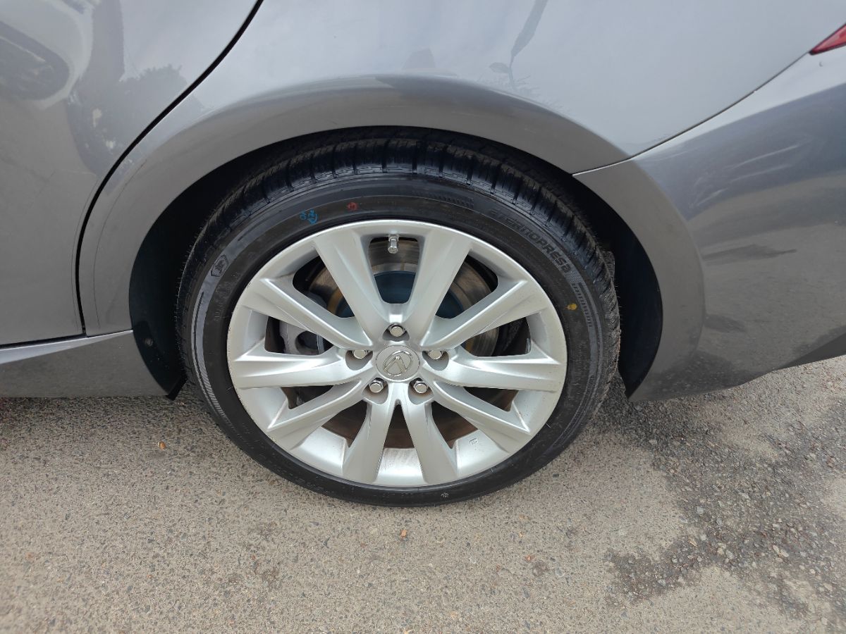 Lexus IS photo 15