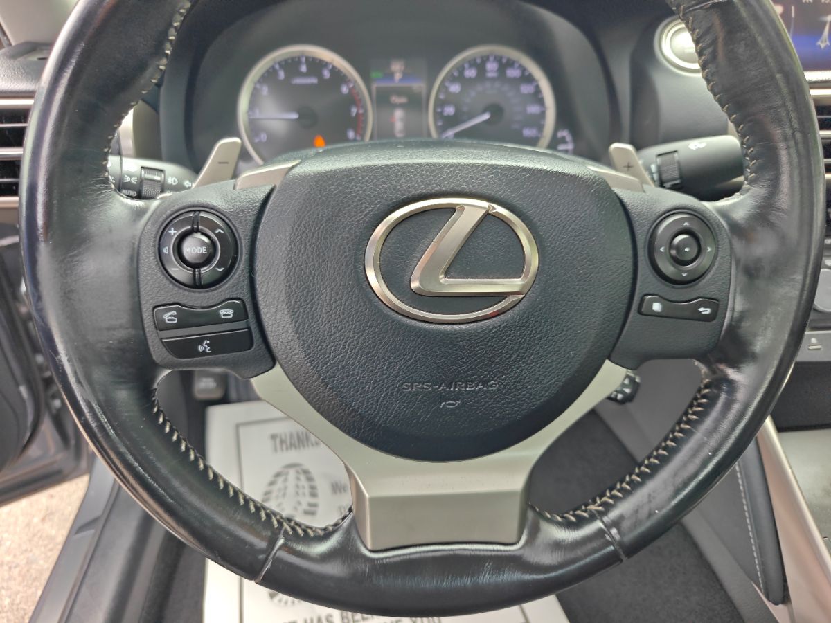 Lexus IS photo 28