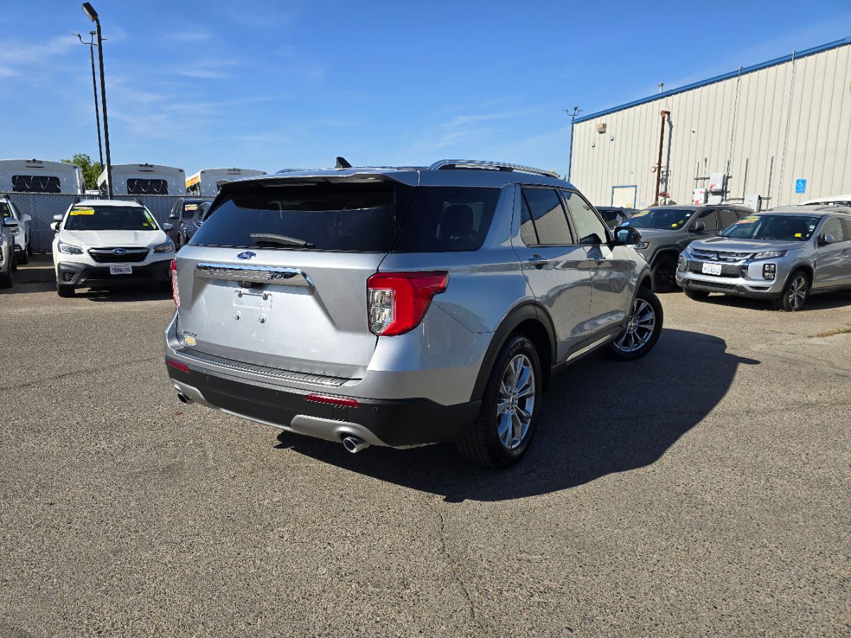 Ford Explorer photo 4