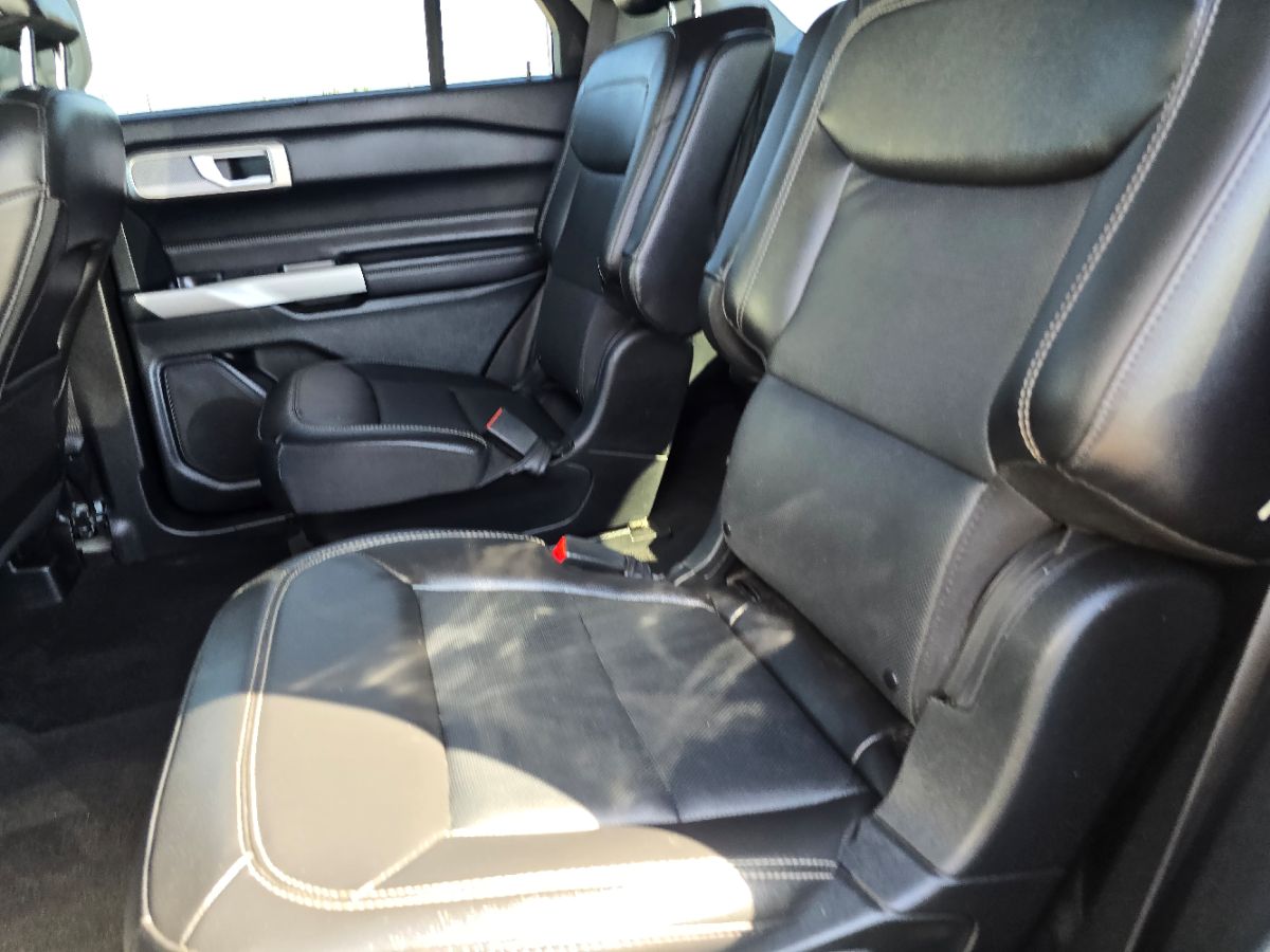 Ford Explorer photo 10