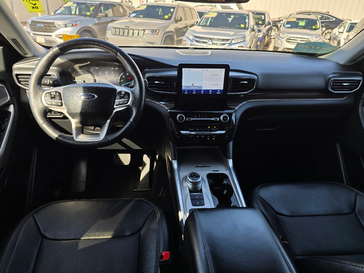 Ford Explorer photo 12