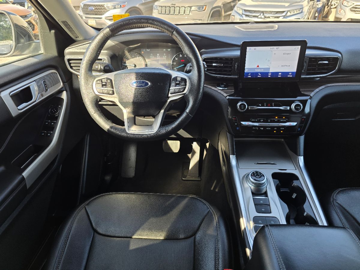 Ford Explorer photo 13