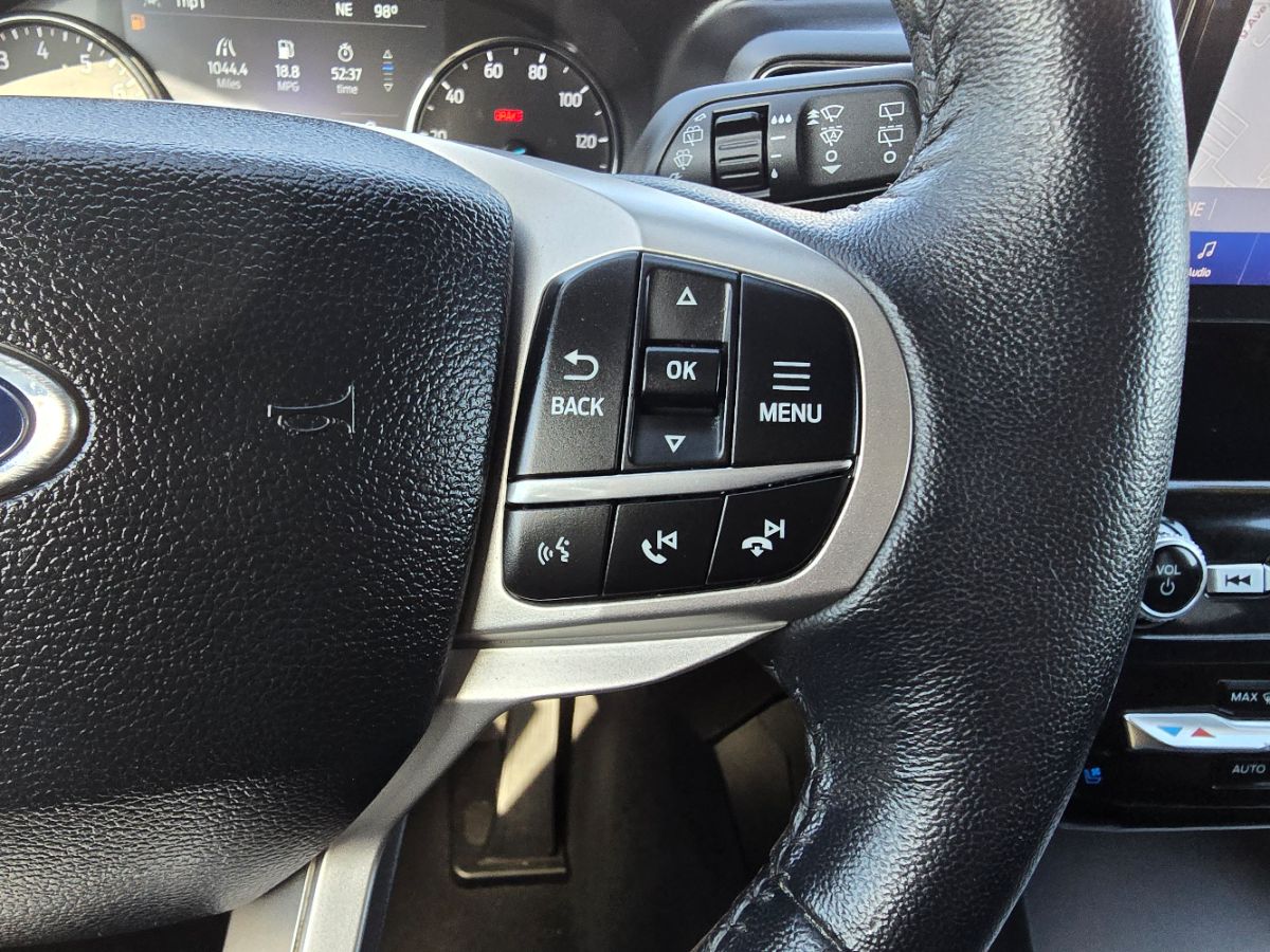 Ford Explorer photo 17