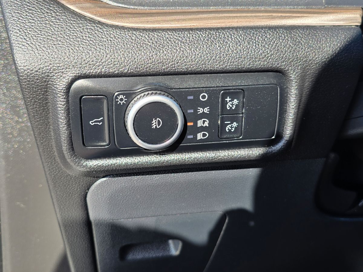 Ford Explorer photo 22