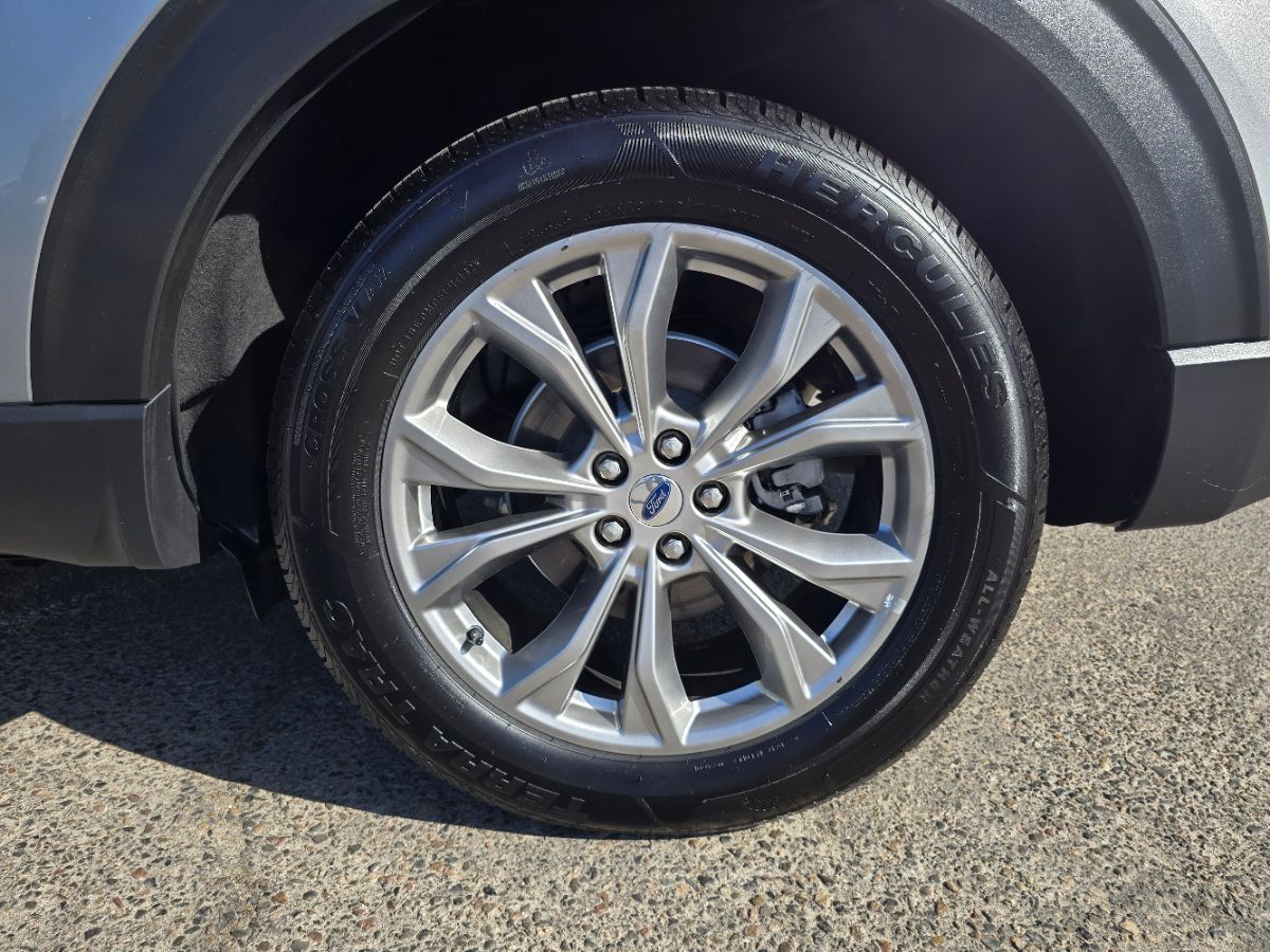 Ford Explorer photo 25