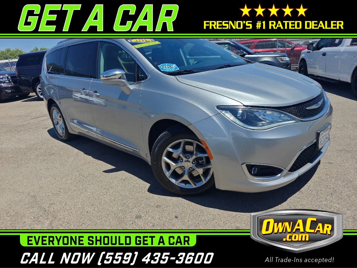 2018 Chrysler Pacifica Limited's photo