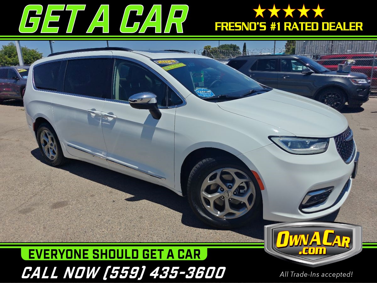 2023 Chrysler Pacifica Limited's photo