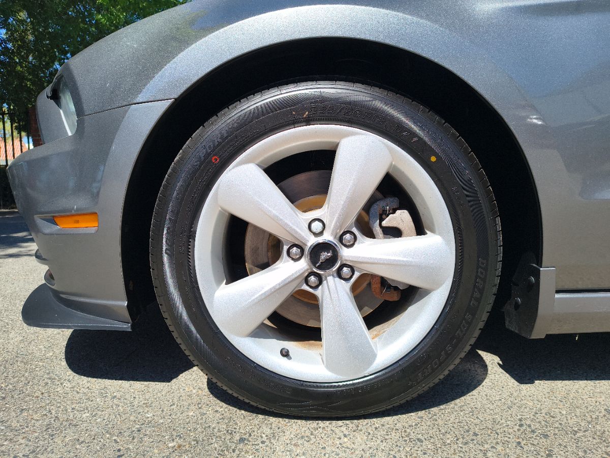 Ford Mustang photo 5