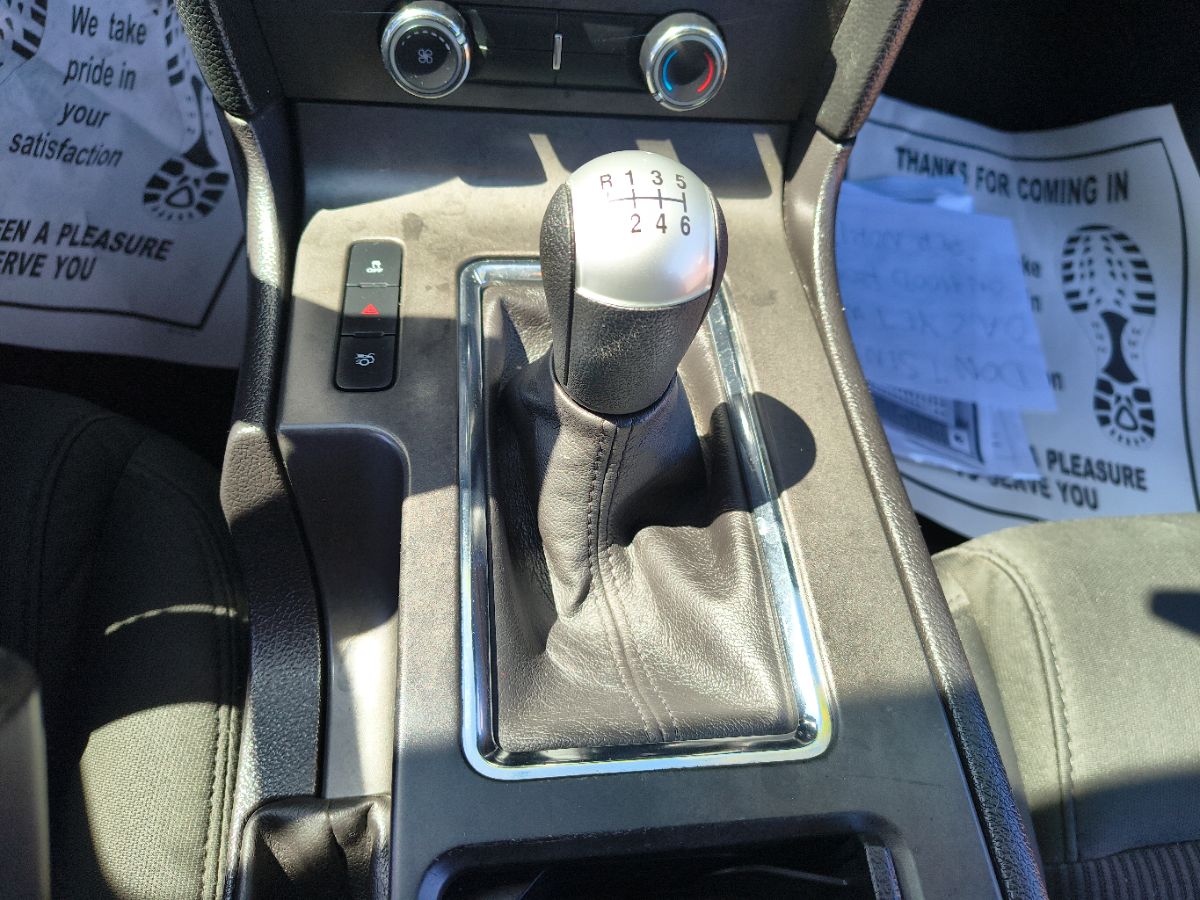 Ford Mustang photo 14