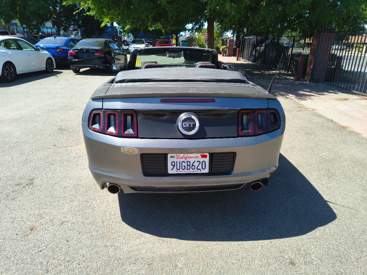 Ford Mustang photo 16